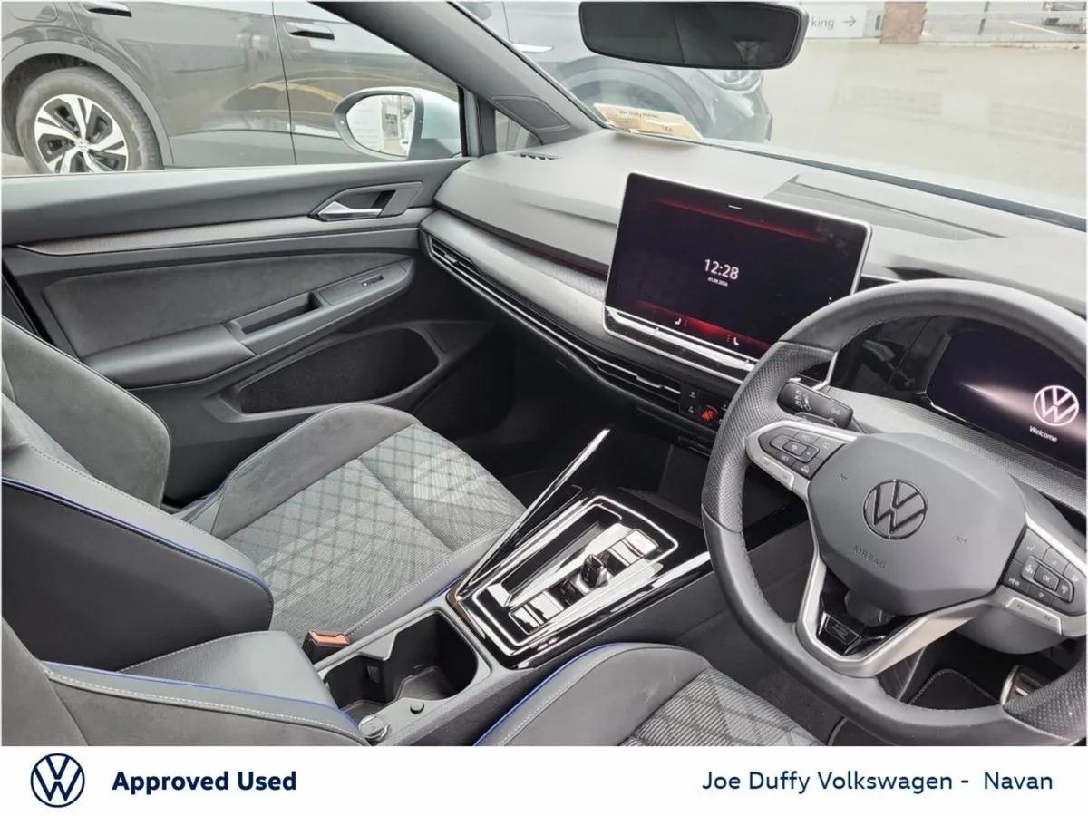 Volkswagen Golf Estate, Petrol, 2025, Grey