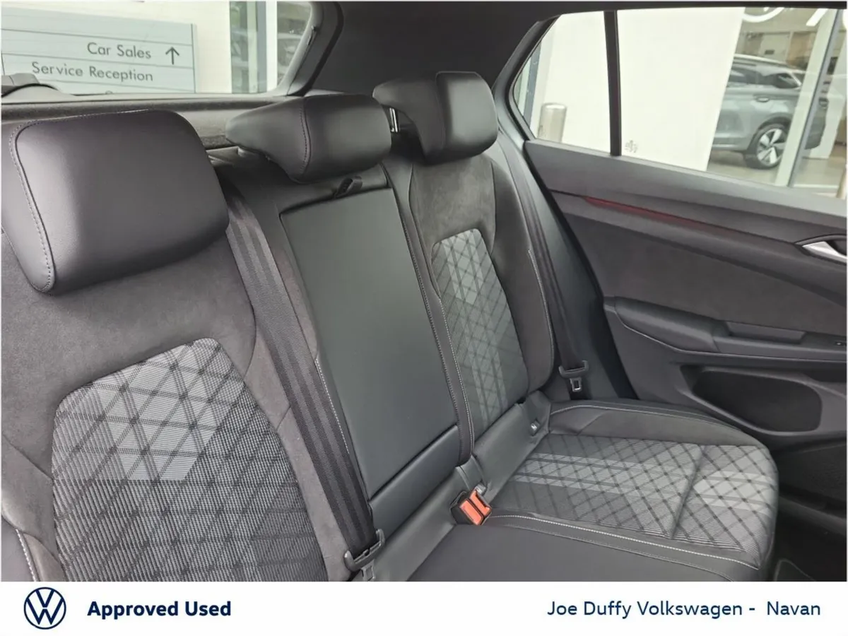 Volkswagen Golf Estate, Petrol, 2025, Grey