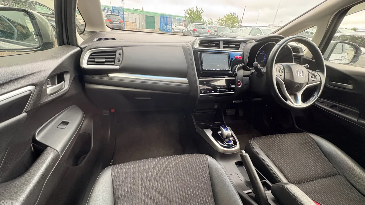 Honda Fit Hatchback, Petrol Hybrid, 2014, Silver