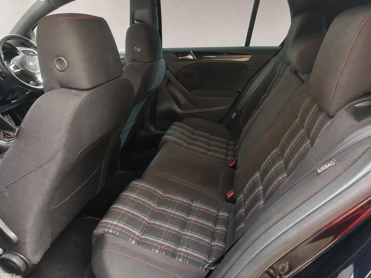 Volkswagen Golf Hatchback, Petrol, 2011, Black