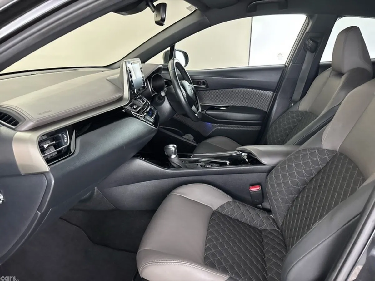 Toyota C-HR SUV, Petrol Hybrid, 2022, Black