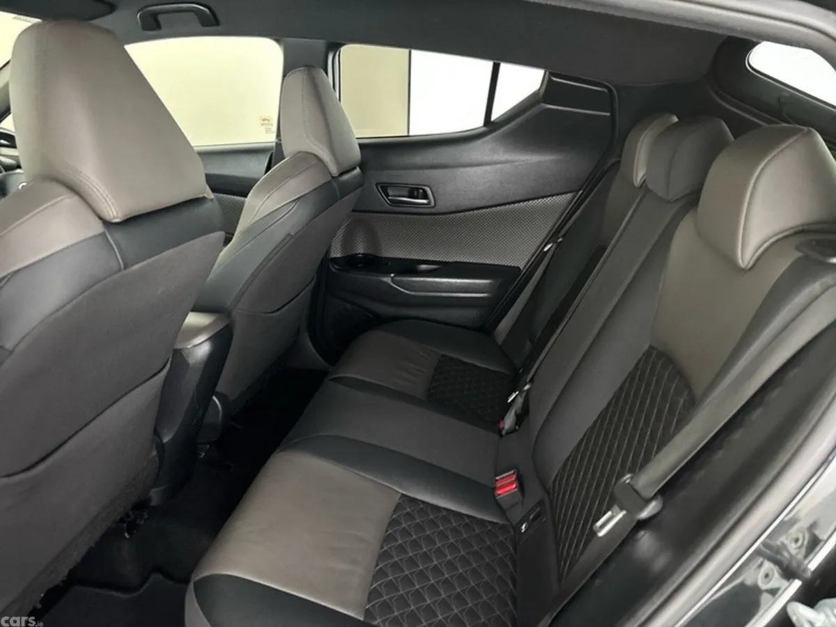 Toyota C-HR SUV, Petrol Hybrid, 2022, Black