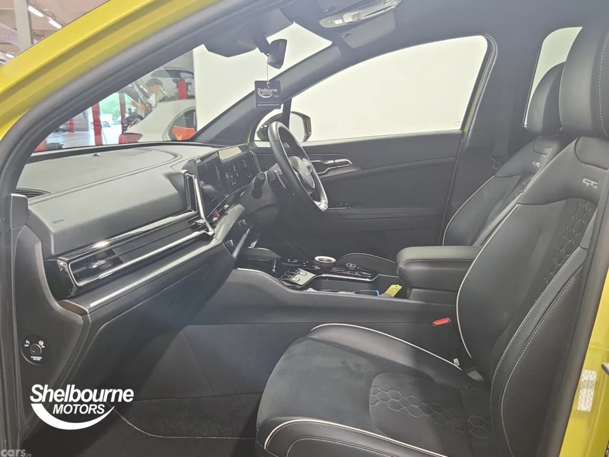 Kia Sportage Estate, Petrol Hybrid, 2023, Yellow