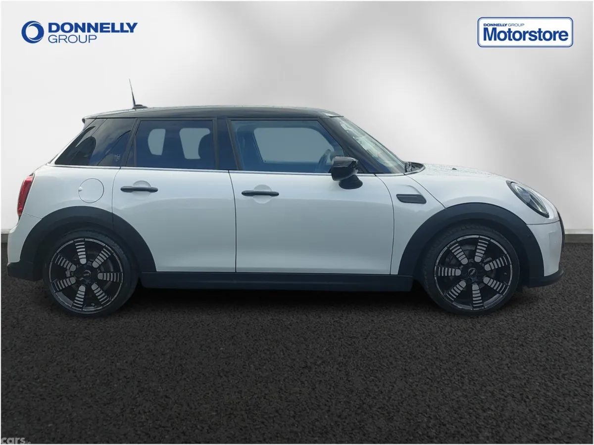 Mini Cooper Hatchback, Petrol, 2023, White