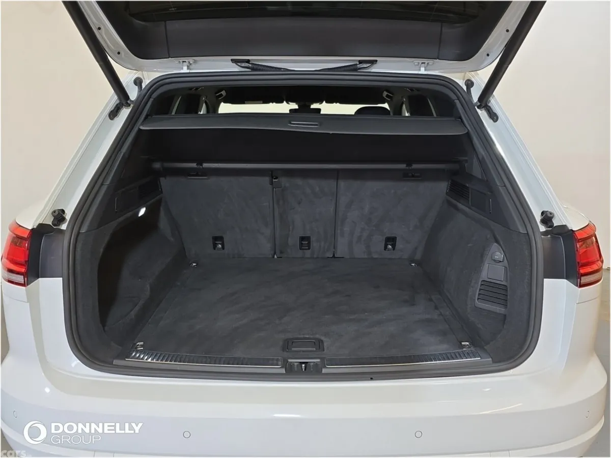 Volkswagen Touareg Estate, Diesel, 2019, White