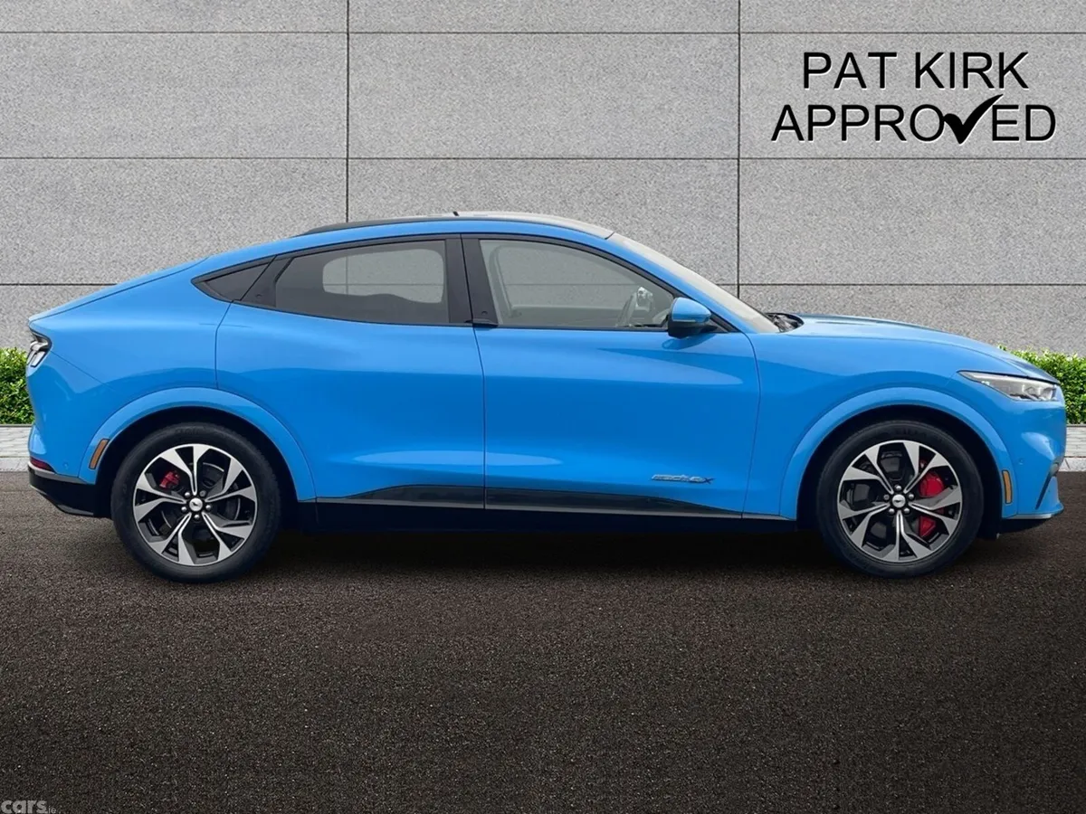 Ford Mustang Mach-E Hatchback, Electric, 2021, Blue
