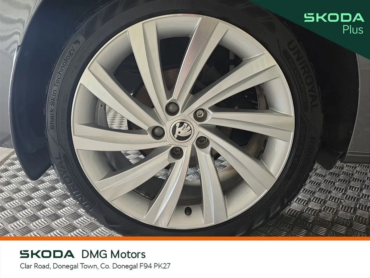 Skoda Octavia Saloon, Diesel, 2024, Grey