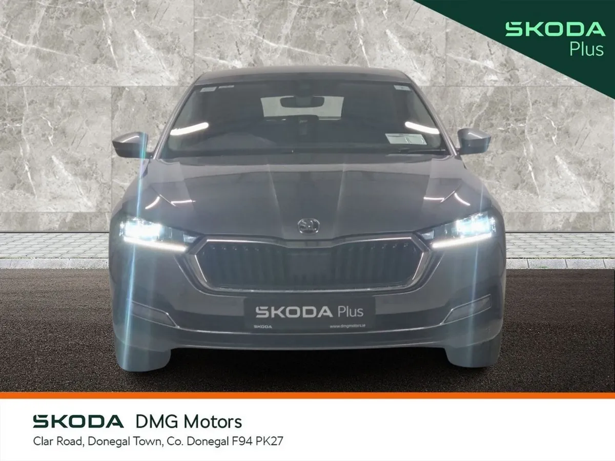 Skoda Octavia Saloon, Diesel, 2024, Grey