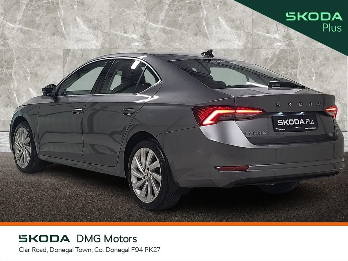 Skoda Octavia Saloon, Diesel, 2024, Grey