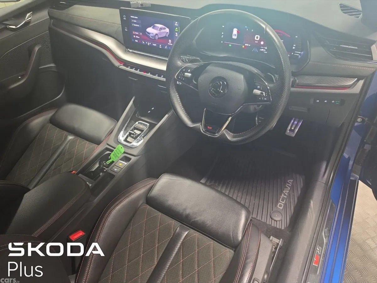 Skoda Octavia Saloon, Diesel, 2024, Blue