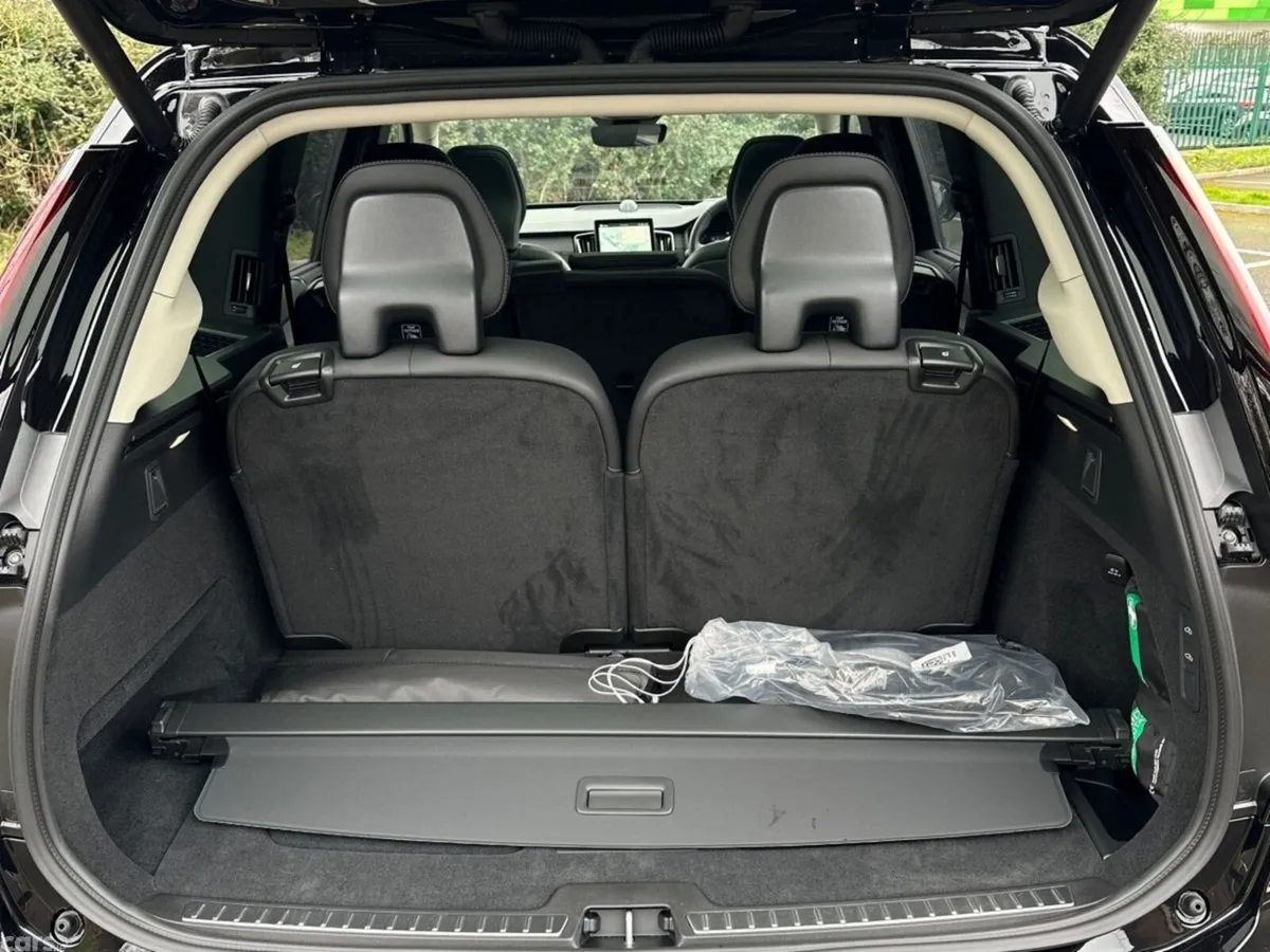 Volvo XC90 SUV, Petrol Plug-in Hybrid, 2026, Black