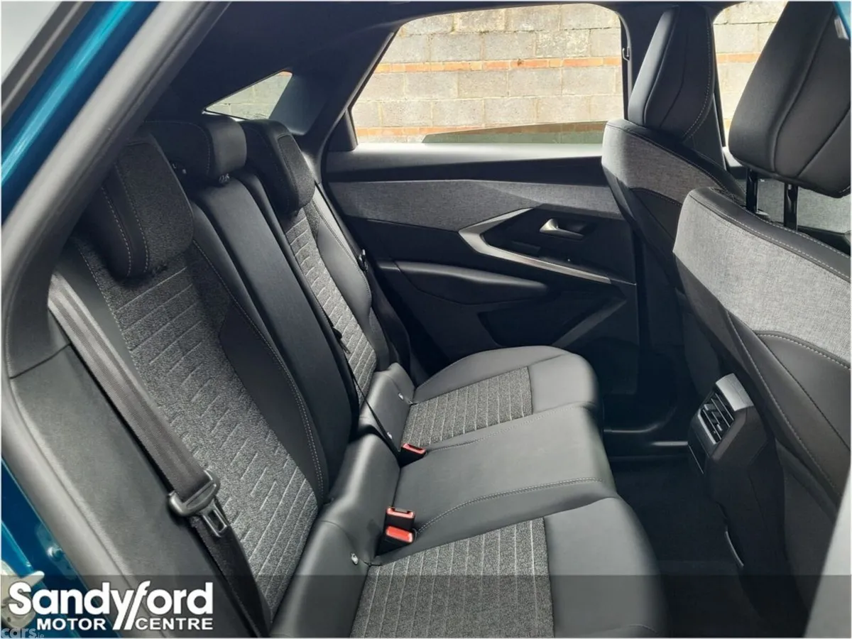Peugeot 3008 SUV, Petrol Hybrid, 2026, Blue