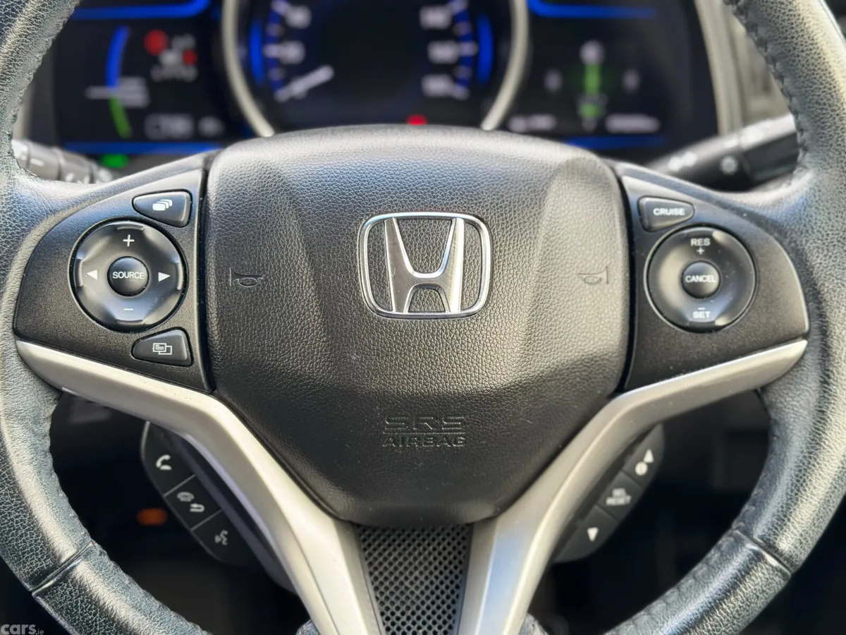 Honda Fit Hatchback, Petrol Hybrid, 2014, White