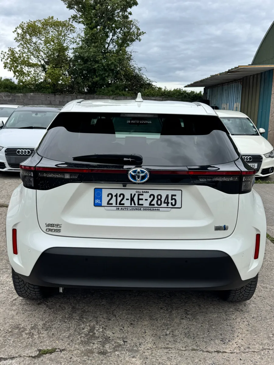 Toyota Yaris Cross SUV, Petrol Hybrid, 2021, White