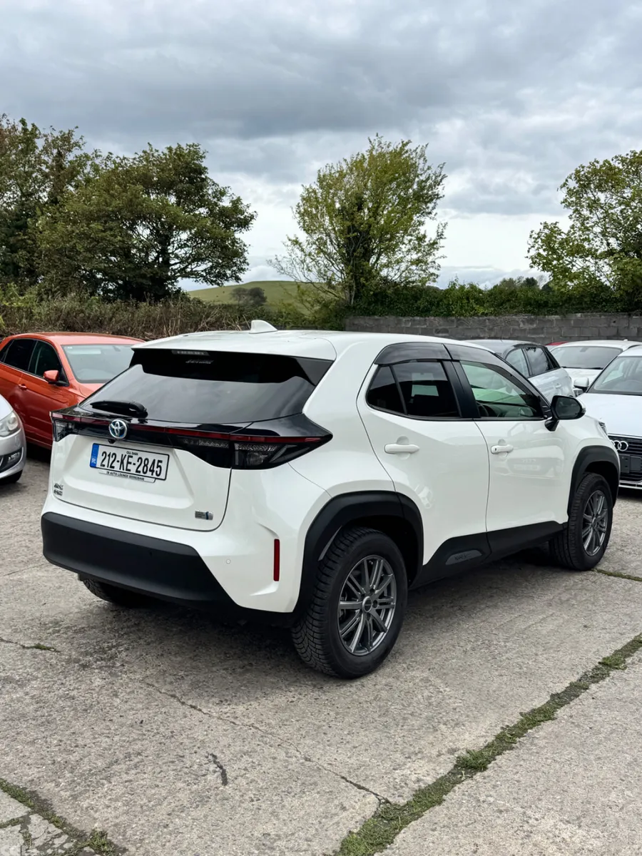 Toyota Yaris Cross SUV, Petrol Hybrid, 2021, White