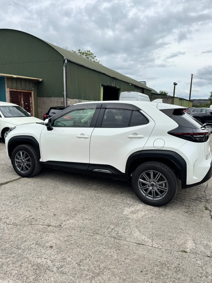 Toyota Yaris Cross SUV, Petrol Hybrid, 2021, White