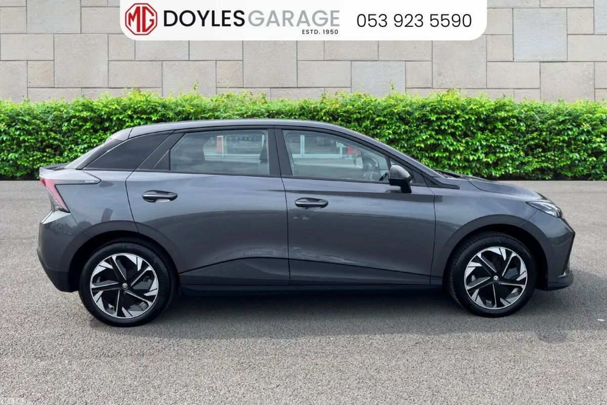 MG MG4 Hatchback, Electric, 2026, Grey