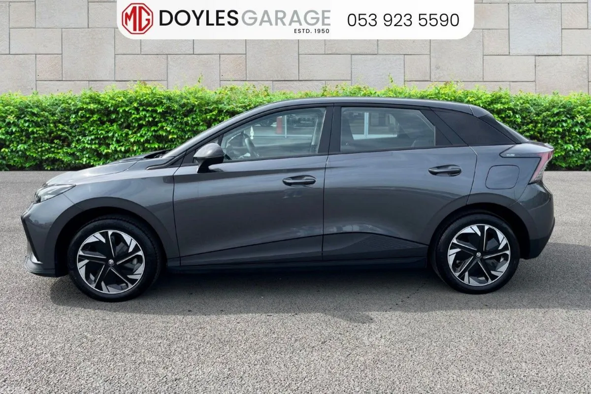MG MG4 Hatchback, Electric, 2026, Grey