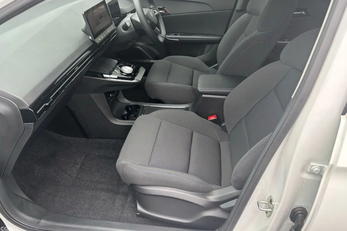 MG MG4 Hatchback, Electric, 2026, Grey