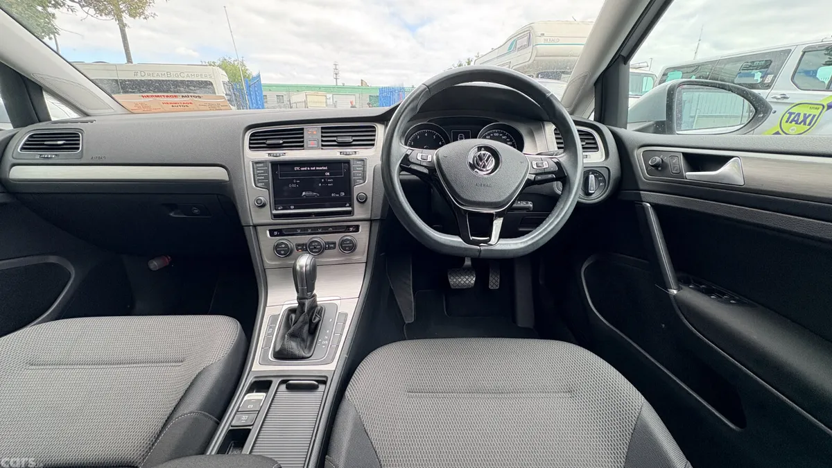 Volkswagen Golf Hatchback, Petrol, 2016, Silver
