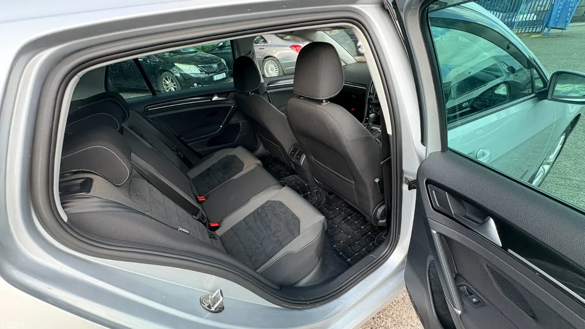 Volkswagen Golf Hatchback, Petrol, 2017, Silver