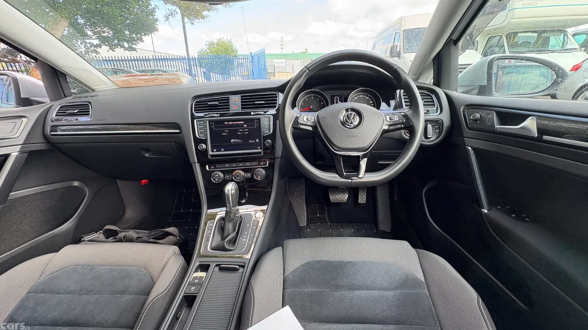 Volkswagen Golf Hatchback, Petrol, 2017, Silver