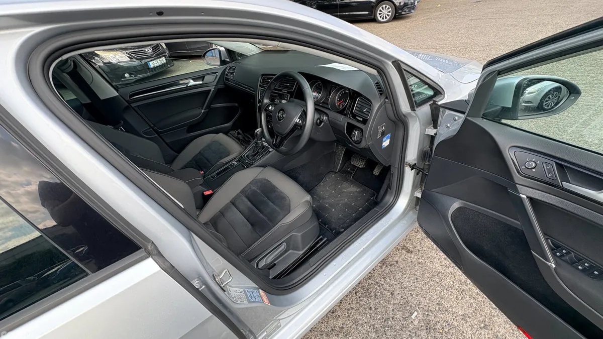 Volkswagen Golf Hatchback, Petrol, 2017, Silver