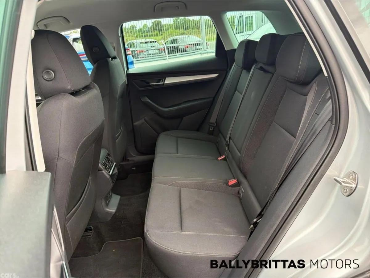 Skoda Karoq SUV, Diesel, 2023, Silver