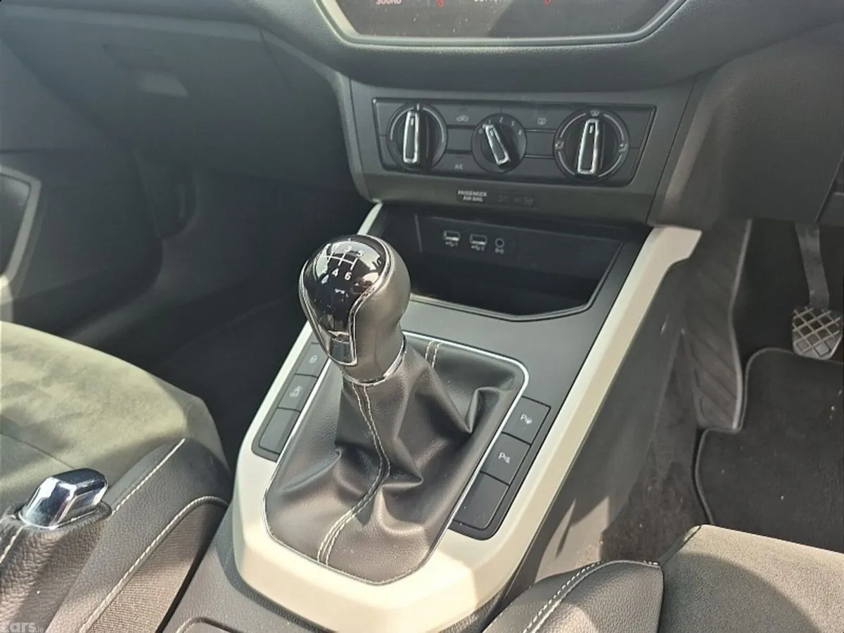 SEAT Arona SUV, Petrol, 2019, White
