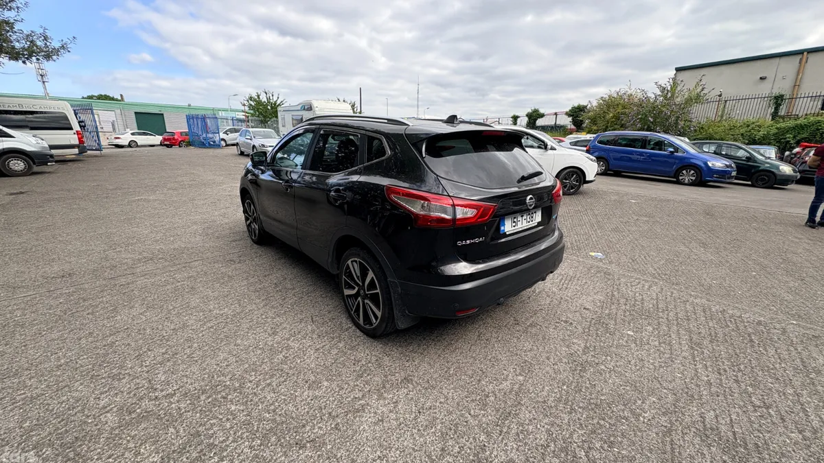 Nissan Qashqai Hatchback, Diesel, 2015, Black