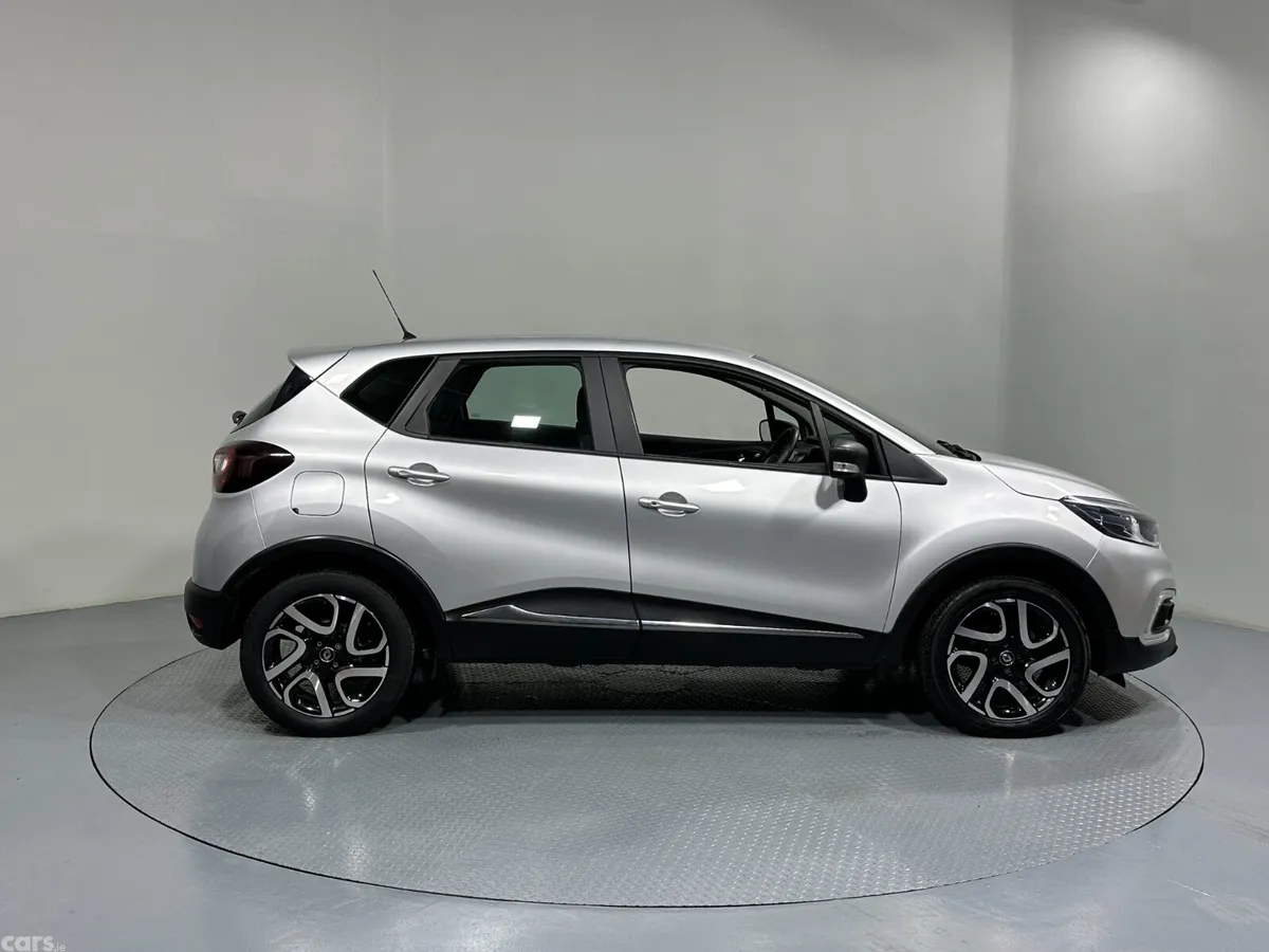 Renault Captur Hatchback, Petrol, 2018, Silver