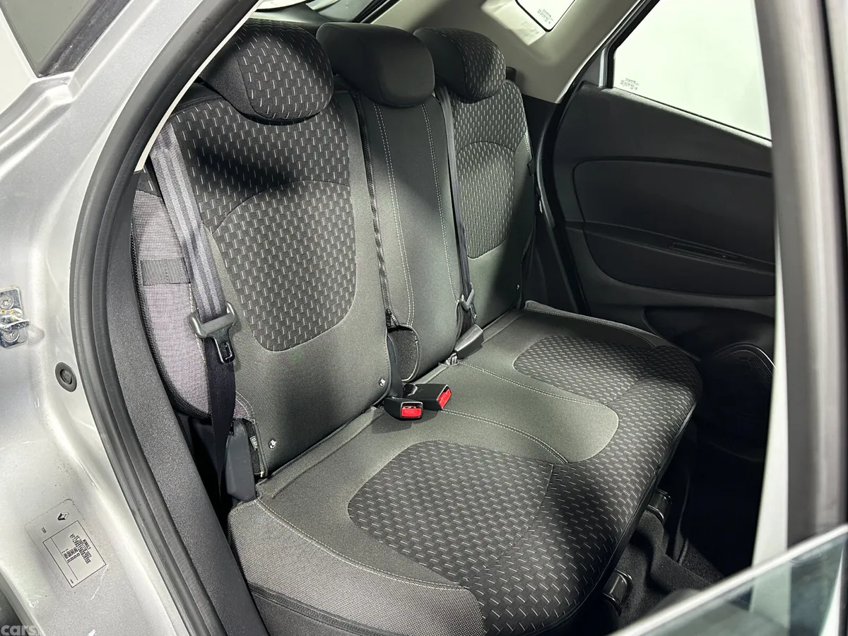 Renault Captur Hatchback, Petrol, 2018, Silver