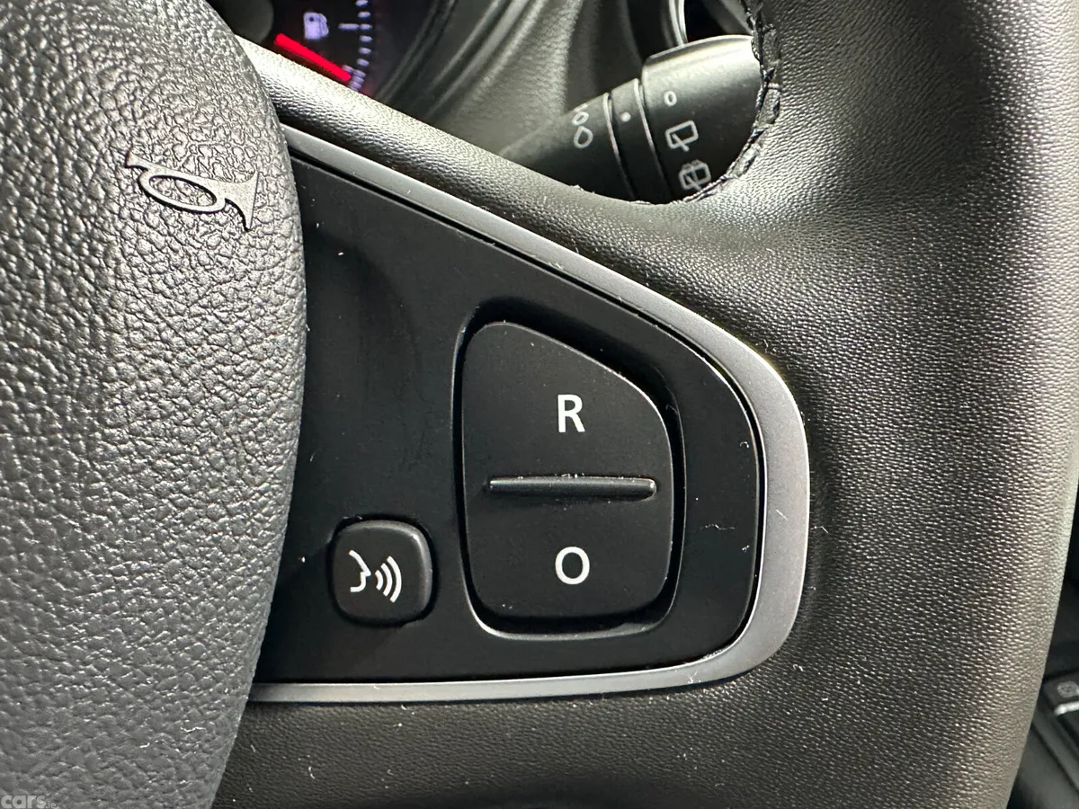 Renault Captur Hatchback, Petrol, 2018, Silver