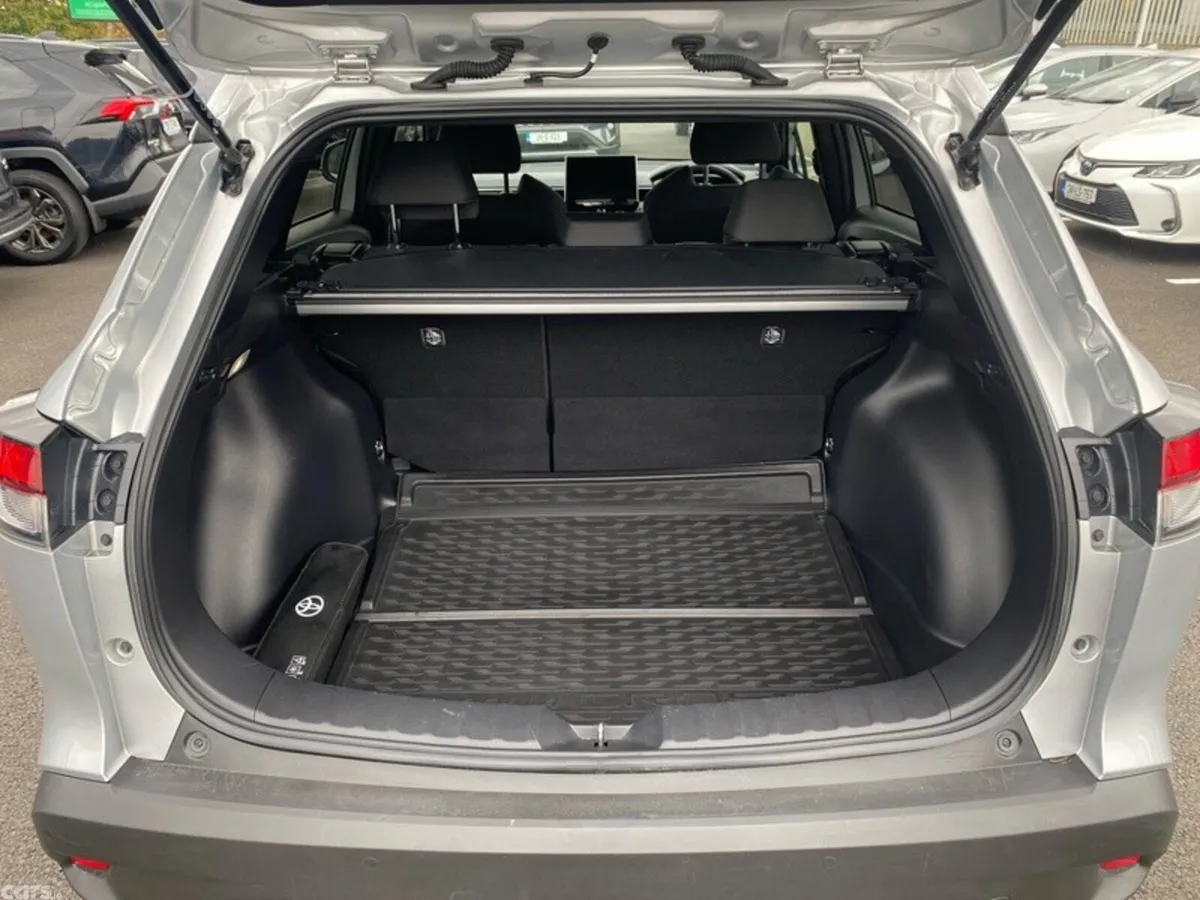 Toyota Corolla Cross Hatchback, Petrol Hybrid, 2023, Silver