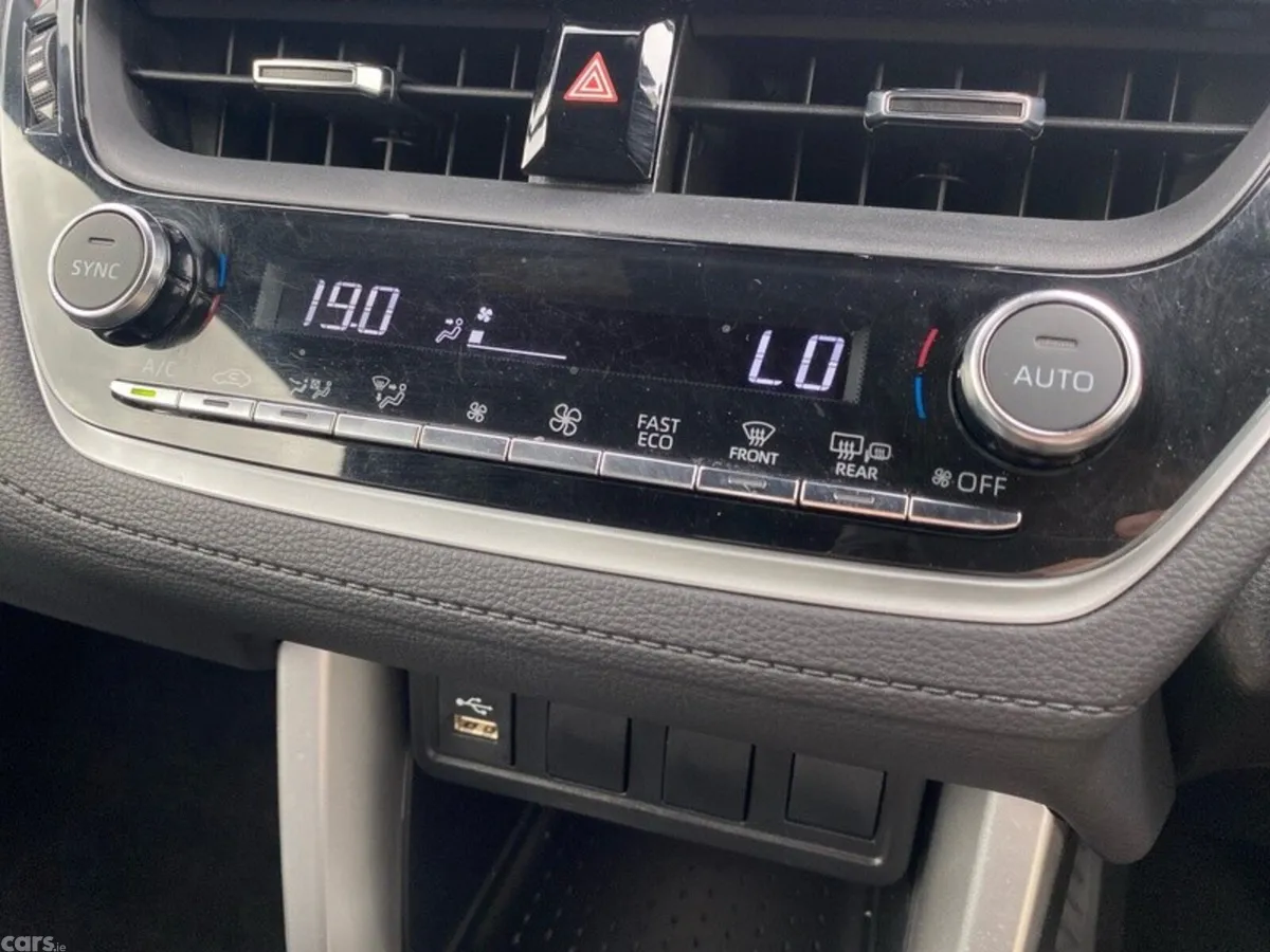 Toyota Corolla Cross Hatchback, Petrol Hybrid, 2023, Silver