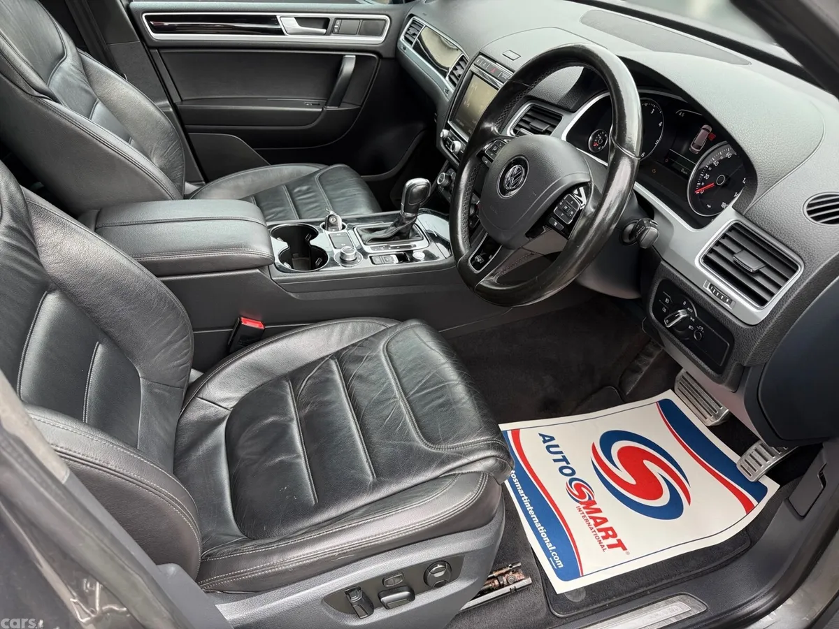 Volkswagen Touareg SUV, Diesel, 2017, Grey