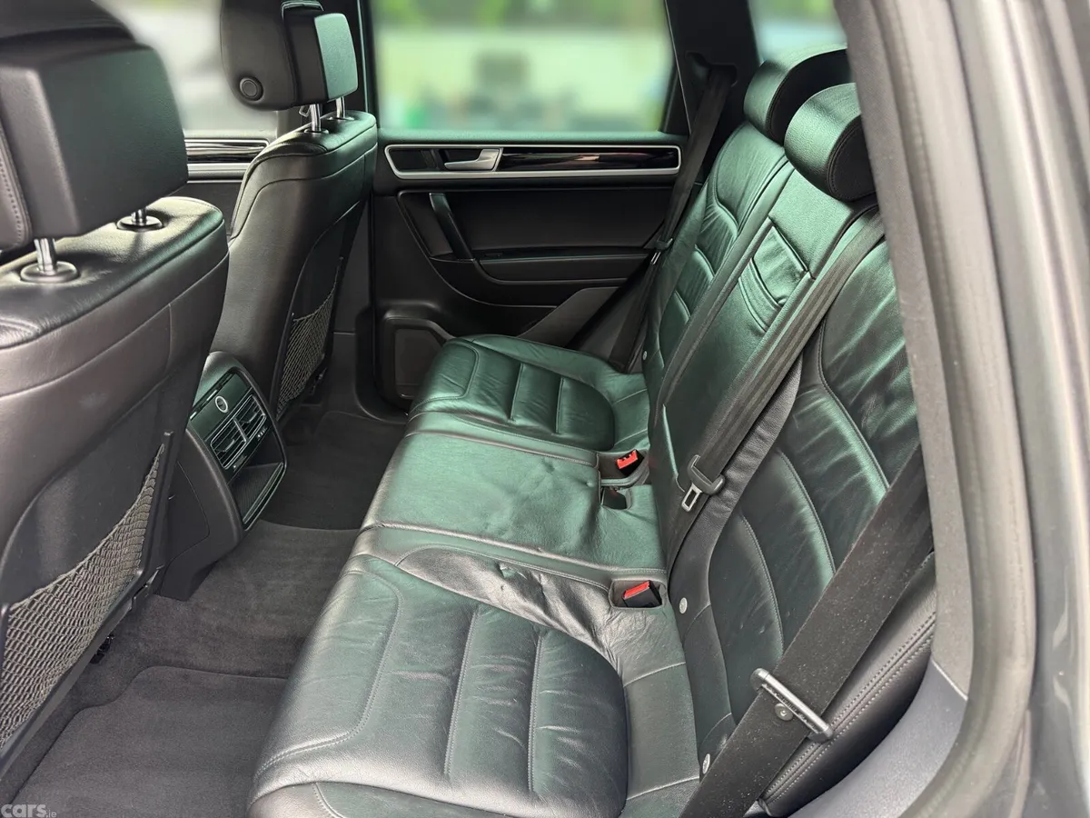 Volkswagen Touareg SUV, Diesel, 2017, Grey