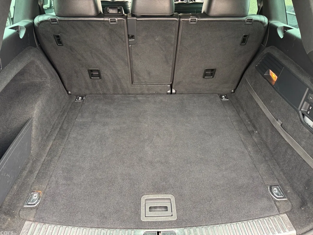 Volkswagen Touareg SUV, Diesel, 2017, Grey