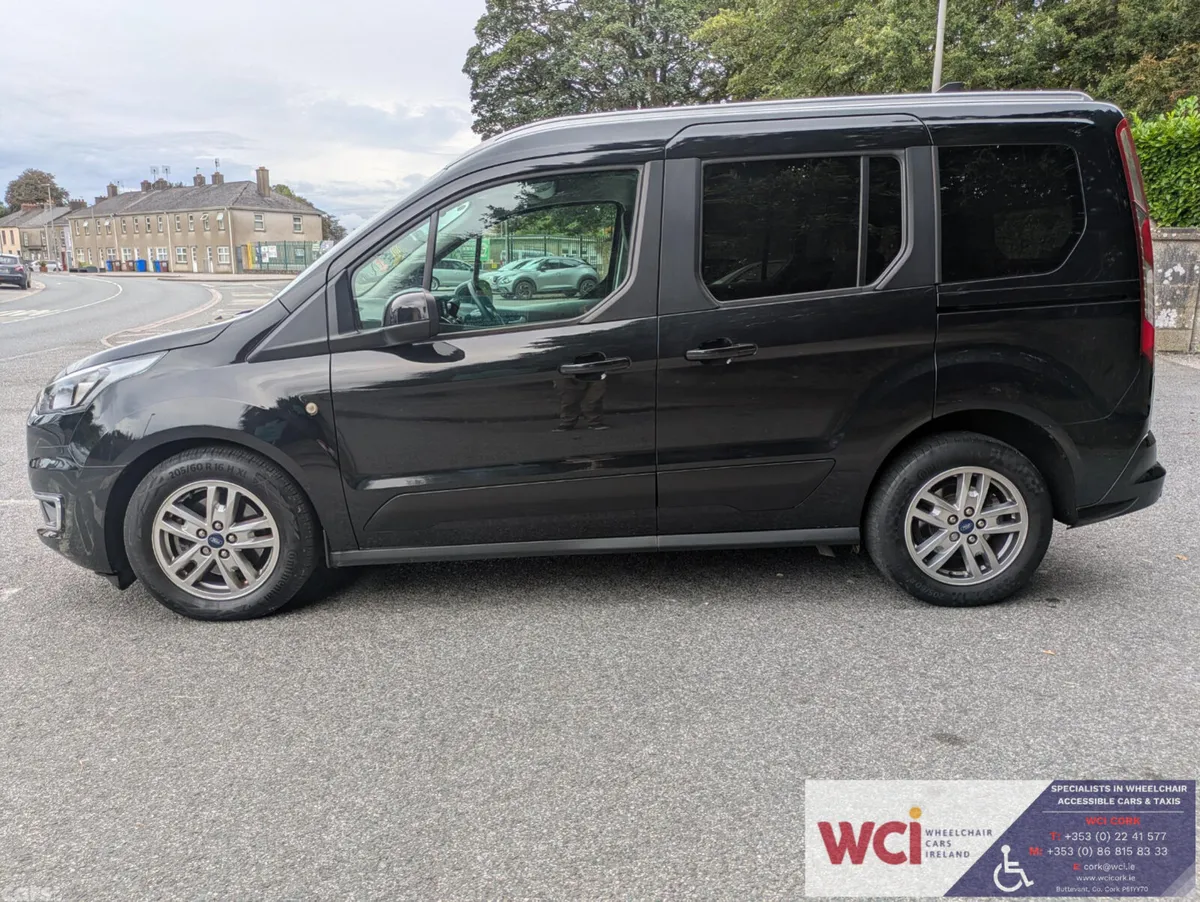 Ford Tourneo Connect MPV, Diesel, 2021, Black