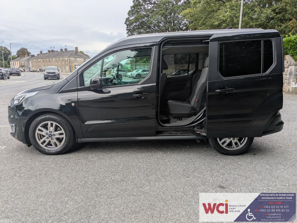Ford Tourneo Connect MPV, Diesel, 2021, Black