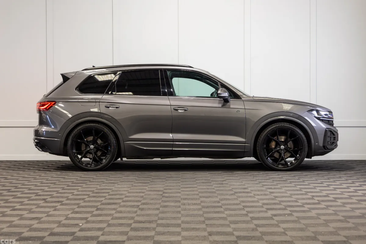 Volkswagen Touareg SUV, Diesel, 2025, Grey