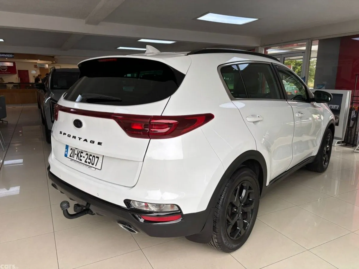 Kia Sportage SUV, Diesel Hybrid, 2021, White