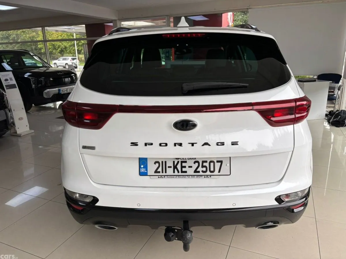 Kia Sportage SUV, Diesel Hybrid, 2021, White