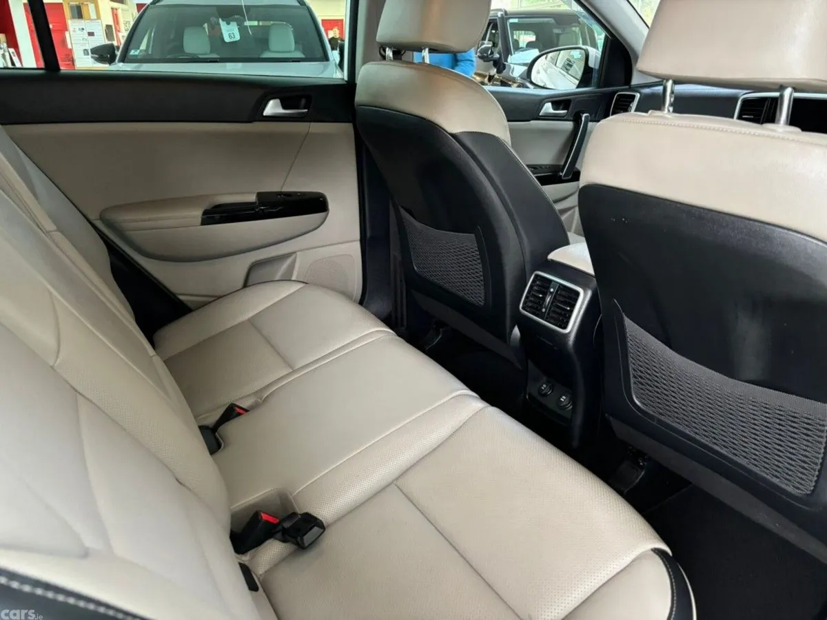 Kia Sportage SUV, Diesel Hybrid, 2021, White