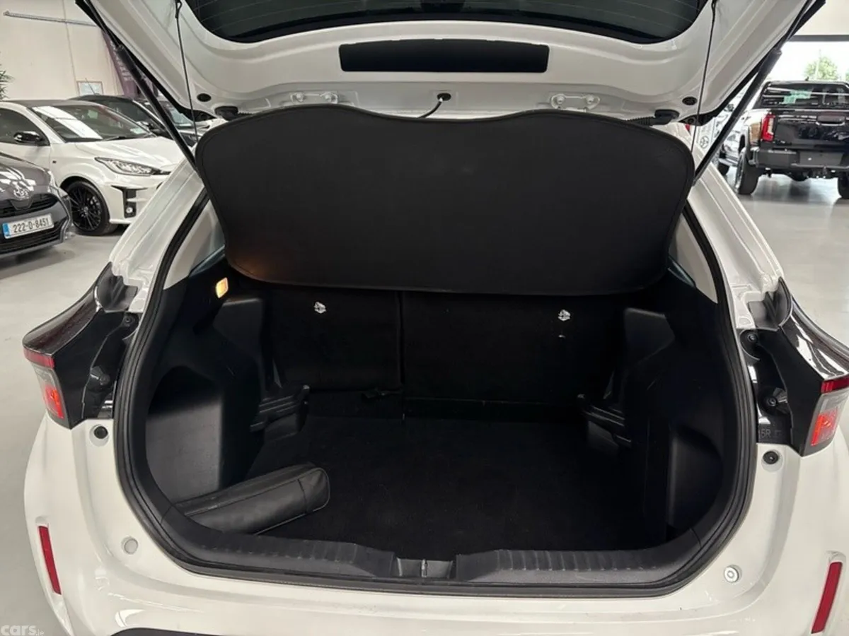 Toyota Yaris Cross SUV, Petrol Hybrid, 2023, White