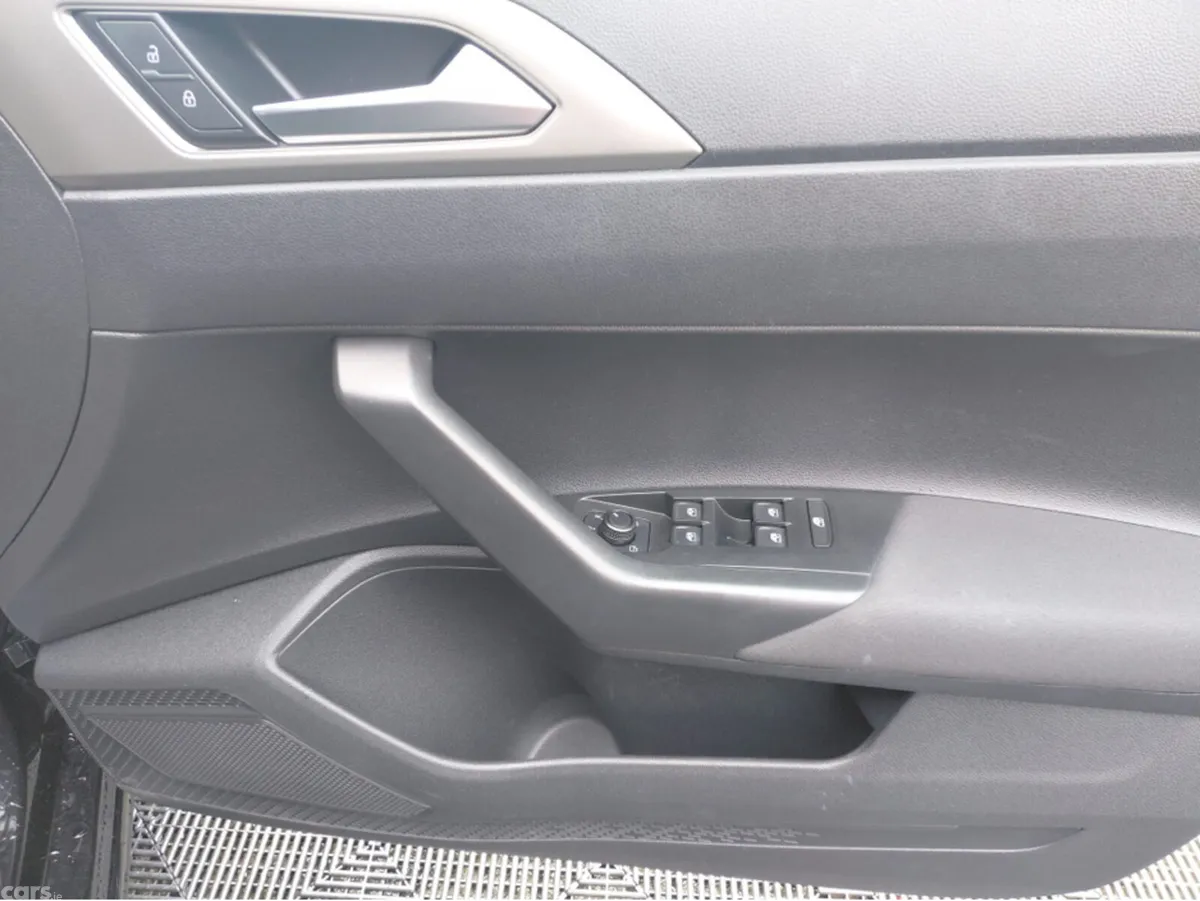 Volkswagen Polo Hatchback, Petrol, 2021, Black
