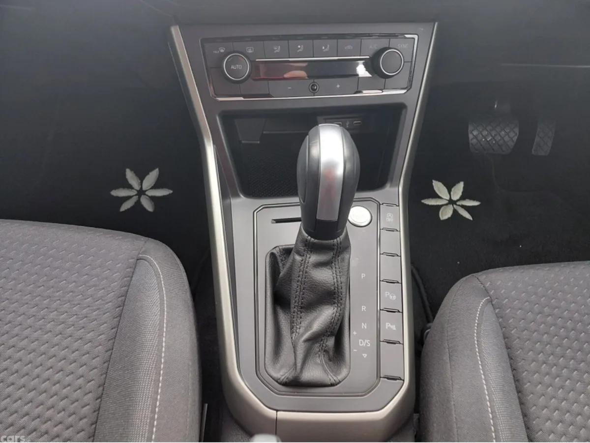 Volkswagen Polo MPV, Petrol, 2021, Black