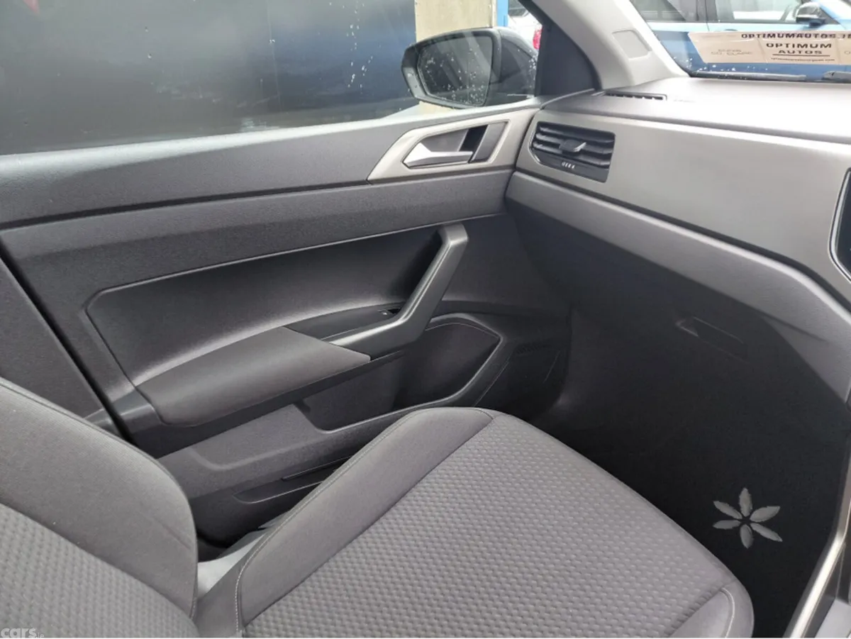 Volkswagen Polo MPV, Petrol, 2021, Black