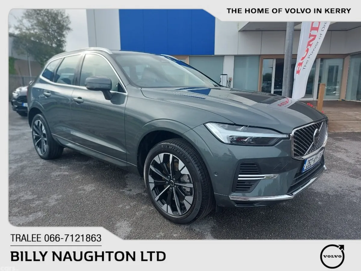 Volvo XC60 SUV, Petrol Plug-in Hybrid, 2026, Green