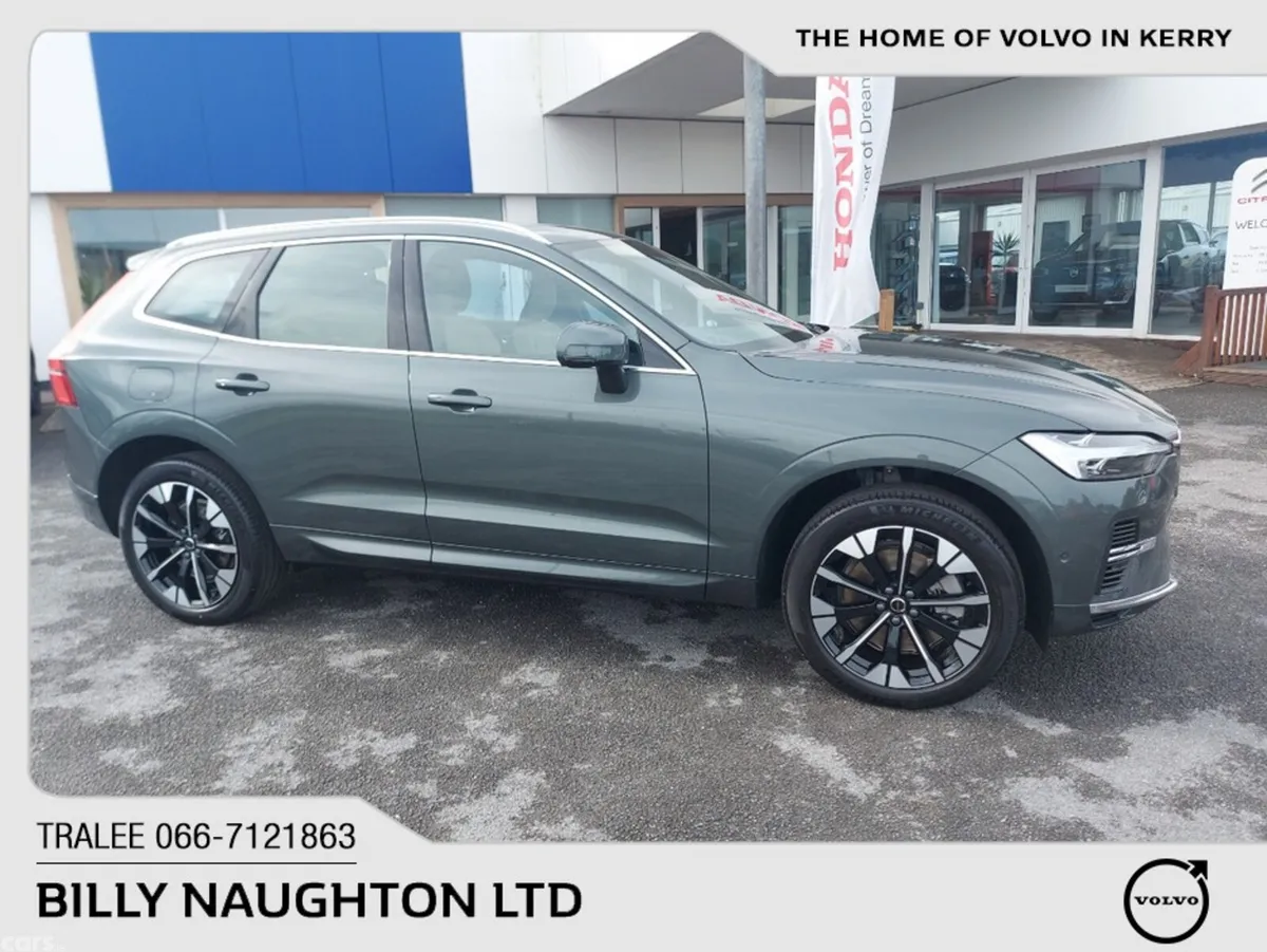 Volvo XC60 SUV, Petrol Plug-in Hybrid, 2026, Green